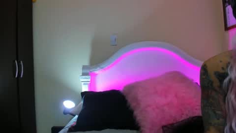 drippyorlove online show from February 5, 11:17 pm