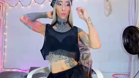 drippyorlove online show from May 23, 3:27 pm