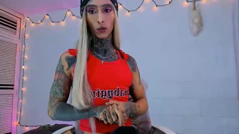 drippyorlove online show from May 25, 5:19 pm