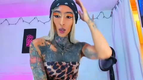 drippyorlove online show from July 27, 6:37 pm
