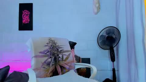 drippyorlove online show from August 3, 6:11 pm