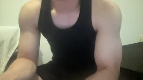 Snapshot of drveucrzy chatting on June 12, 11:14 pm driveucrzy online show from June 12, 11:14 pm