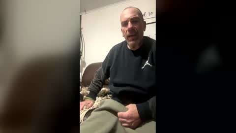 Snapshot of dryjerkoff chatting on December 17, 4:29 am dryjerkoff online show from December 17, 4:29 am