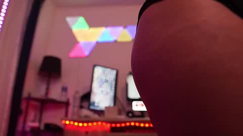 Snapshot of dsexiestqueen chatting on November 21, 10:58 am Trixy Latex Doll online show from November 21, 10:58 am