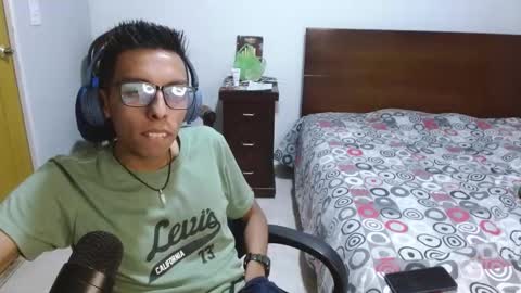 Snapshot of dtwink0310 chatting on November 26, 2:12 am David online show from November 26, 2:12 am