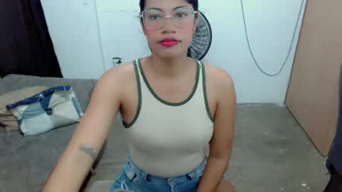 Snapshot of dulce2415 chatting on May 7, 1:11 am dulce2415 online show from May 7, 1:11 am