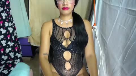 Snapshot of dulce2415 chatting on July 3, 2:07 am dulce2415 online show from July 3, 2:07 am