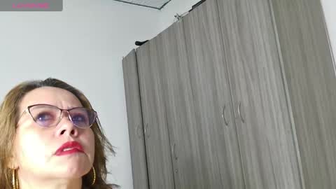 Im Dulce online show from November 1, 2:24 am