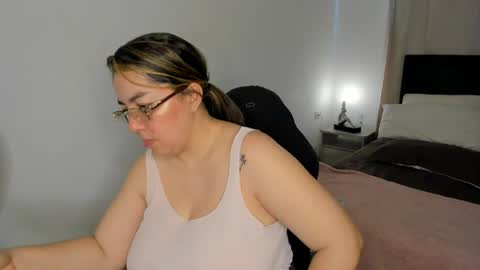 dulce brithany online show from April 24, 9:06 pm