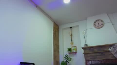 Snapshot of dulce_celeste15 chatting on December 13, 7:53 pm C E L E S T E online show from December 13, 7:53 pm