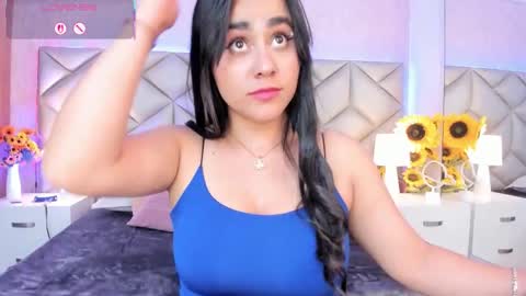 Snapshot of dulce_hiil_ chatting on December 18, 8:59 pm Monday 5-2 am From Tuesday to Friday5-1 am Colombia time online show from December 18, 8:59 pm