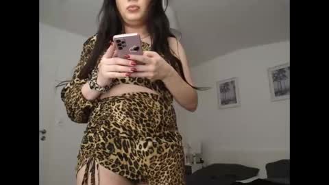 Snapshot of dulce_hot_23 chatting on June 10, 12:00 am Dulce Maria online show from June 10, 12:00 am