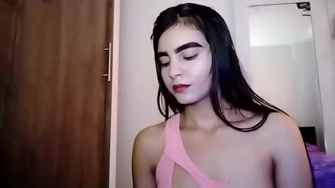 Snapshot of dulce_lucero chatting on February 17, 5:53 pm dulce_lucero online show from February 17, 5:53 pm