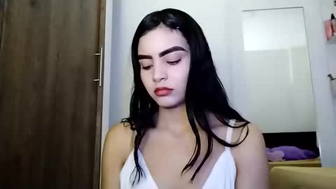 Snapshot of dulce_lucero chatting on October 11, 7:34 pm dulce_lucero online show from October 11, 7:34 pm