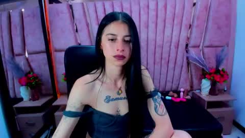 dulce_miiaa online show from August 4, 6:43 pm