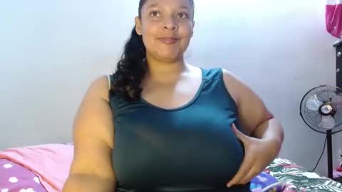 Snapshot of dulce_mmaria chatting on February 12, 3:05 pm dulce online show from February 12, 3:05 pm