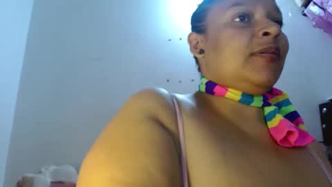 Snapshot of dulce_mmaria chatting on February 23, 2:35 pm dulce online show from February 23, 2:35 pm