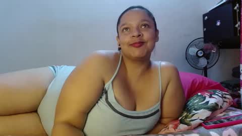 Snapshot of dulce_mmaria chatting on February 23, 5:39 pm dulce online show from February 23, 5:39 pm