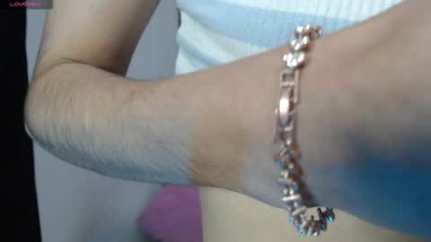 Snapshot of dulce_sara0 chatting on December 18, 2:28 am Dulce Sara online show from December 18, 2:28 am