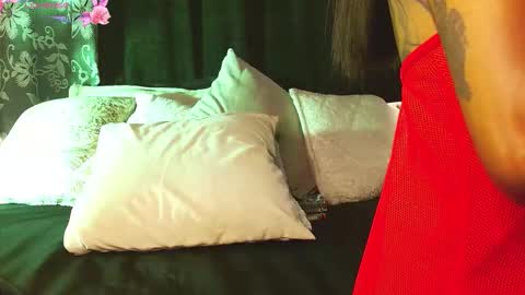 Snapshot of dulce_tara chatting on December 19, 9:16 am online show from December 19, 9:16 am