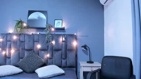 Snapshot of dulceaurora_ chatting on July 16, 2:50 am DULCE AURORA online show from July 16, 2:50 am