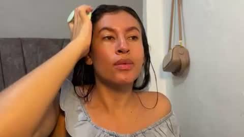 dulceizzy online show from April 28, 1:26 am