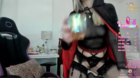 Sweetnina online show from October 30, 9:15 pm