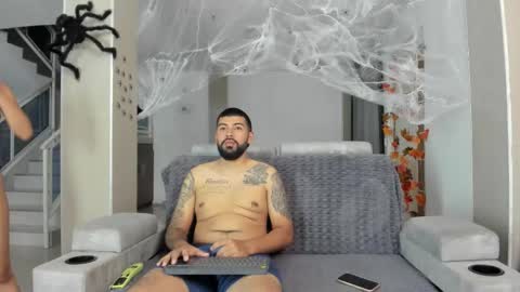 Snapshot of dulceromance chatting on October 25, 5:59 am Jlozada05 online show from October 25, 5:59 am