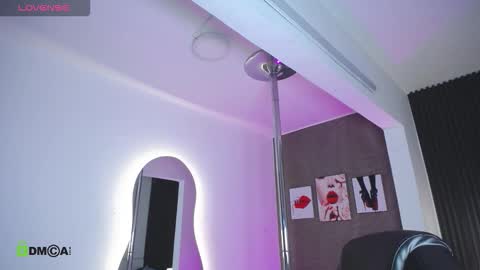 Snapshot of dulcerose01 chatting on October 5, 12:31 am Dulce Rose online show from October 5, 12:31 am