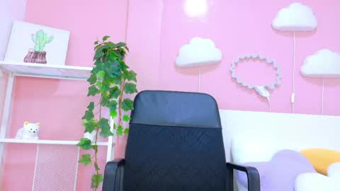 Dulce Sexy  online show from April 30, 7:53 pm