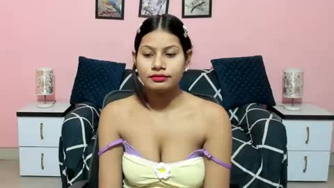Snapshot of dumble_doree chatting on July 18, 2:49 am dumble_doree online show from July 18, 2:49 am