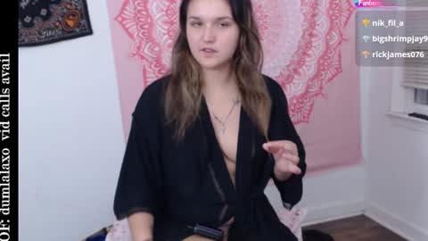 Snapshot of dumlala chatting on October 5, 3:16 am the only advantage you have over me is that u can kiss my ass and i cant online show from October 5, 3:16 am