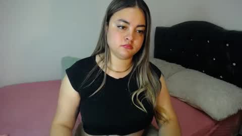 Snapshot of dumont_model chatting on February 22, 10:31 pm Nicole   online show from February 22, 10:31 pm