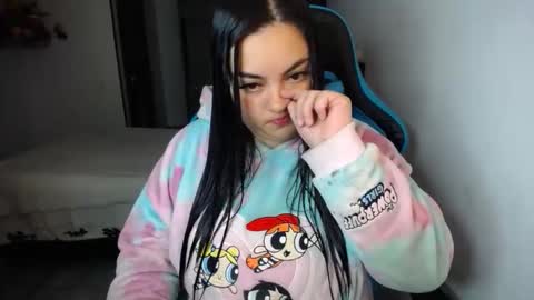 Snapshot of dumont_model chatting on October 6, 2:09 am Nicole   online show from October 6, 2:09 am