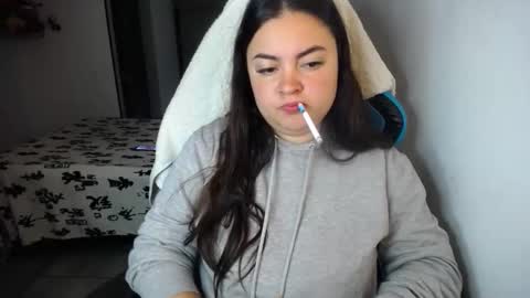 Snapshot of dumont_model chatting on October 16, 8:04 am Nicole   online show from October 16, 8:04 am