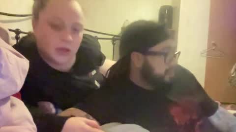 dumptrucksnfrontbutts online show from April 15, 1:18 pm