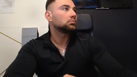 Snapshot of duncanstones chatting on November 22, 6:23 am DuncanStone online show from November 22, 6:23 am