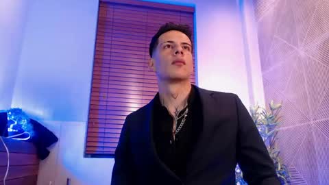 Dustin Sonne online show from May 8, 4:18 am