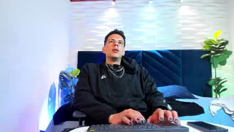 Dustin Sonne online show from June 15, 3:31 am