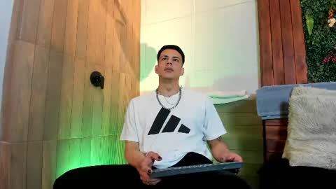 Dustin Sonne online show from July 26, 3:36 am