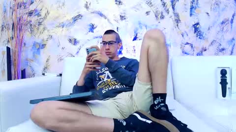 Dustin Dollin online show from March 11, 9:37 pm