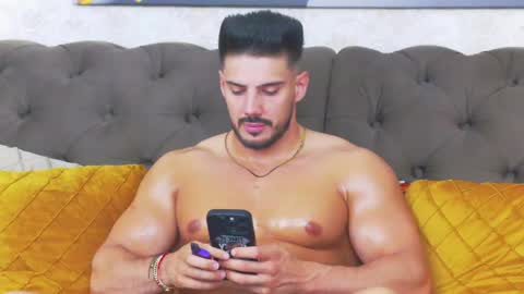 Dustin online show from May 20, 8:42 am