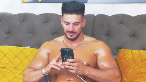 Snapshot of dustinkeent chatting on July 5, 8:54 am Dustin online show from July 5, 8:54 am