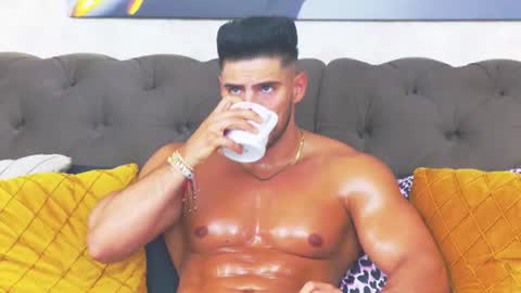 Snapshot of dustinkeent chatting on July 29, 8:01 am Dustin online show from July 29, 8:01 am