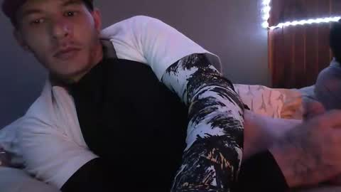 Snapshot of dustinwyant1983 chatting on November 14, 2:43 am dustinwyant1983 online show from November 14, 2:43 am