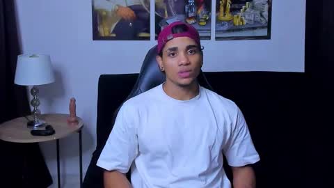 Snapshot of dustyn__michelle chatting on March 4, 2:50 am DUSTYN MICHELLE online show from March 4, 2:50 am