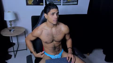 Snapshot of dustyn__michelle chatting on March 5, 1:34 am DUSTYN MICHELLE online show from March 5, 1:34 am