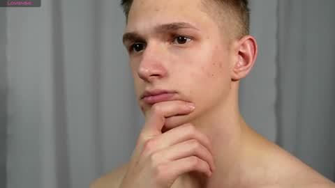 Dustyn online show from December 25, 8:50 pm