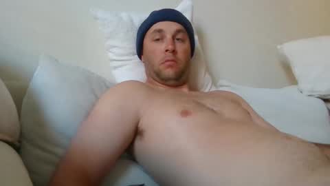 Snapshot of dustyroy09 chatting on December 23, 2:20 am dustyroy09 online show from December 23, 2:20 am