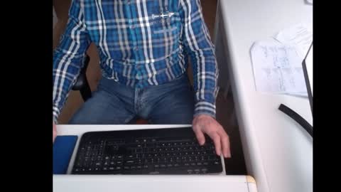 Snapshot of dutchpornking2 chatting on January 5, 11:37 am dutchpornking2 online show from January 5, 11:37 am